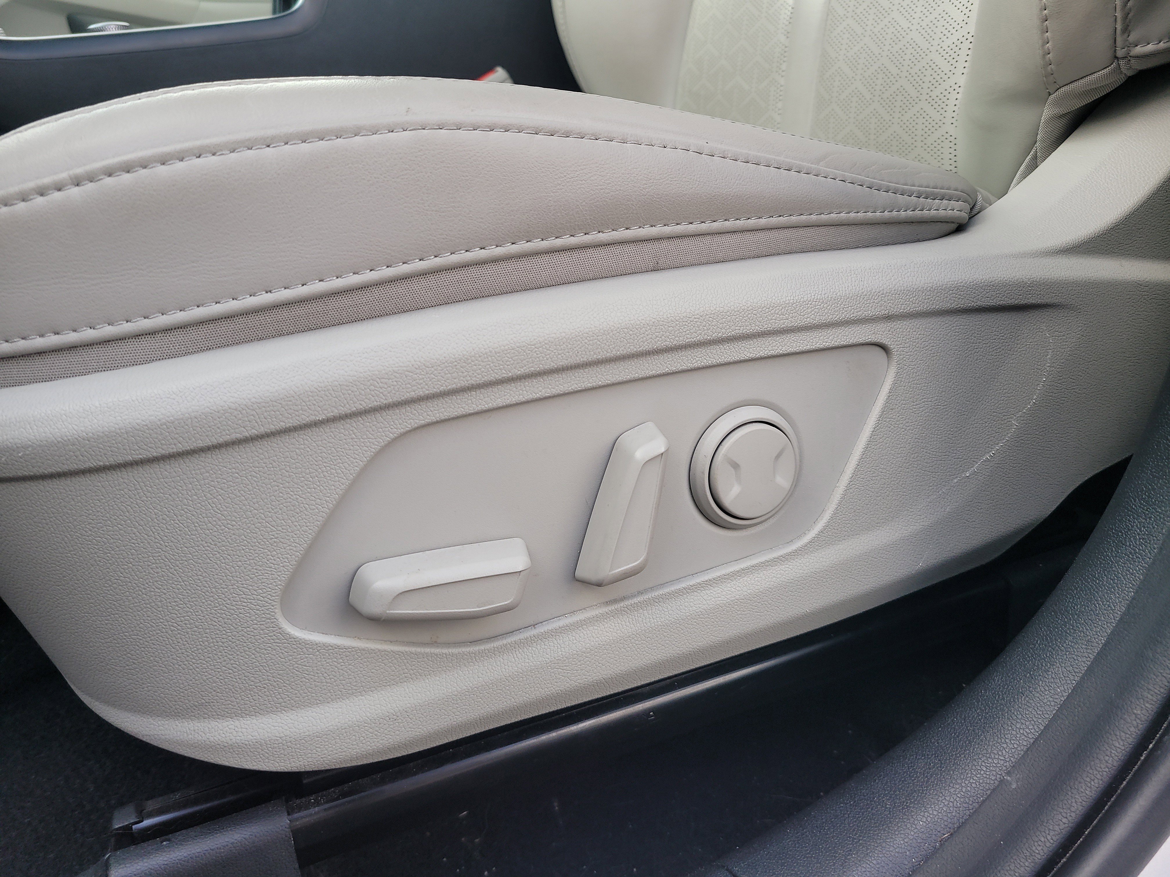 Used 2023 Kia Sorento EX image 19