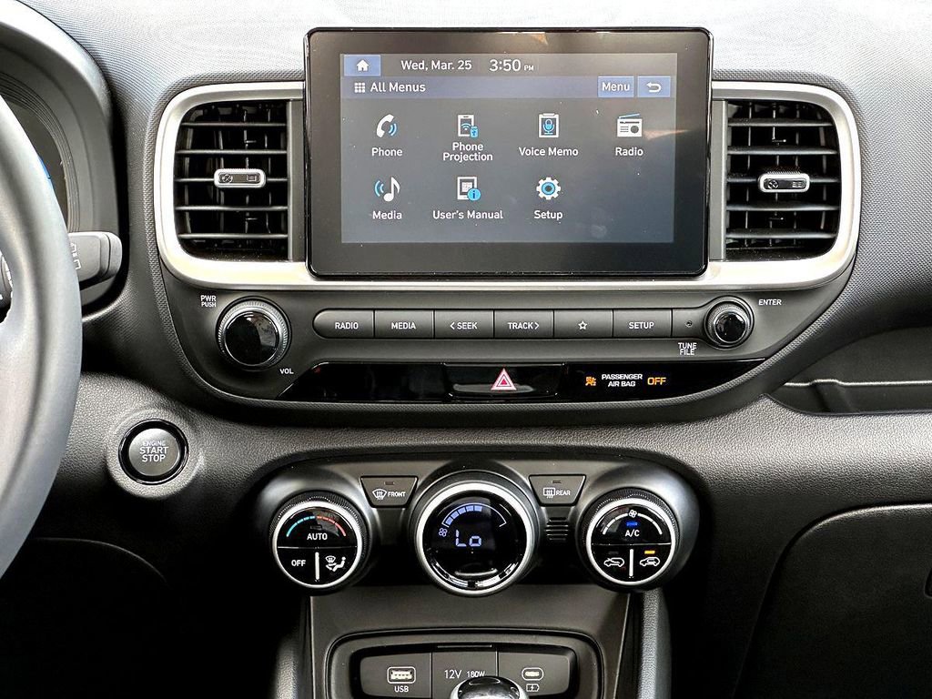 Used 2025 Hyundai Venue SEL FWD image 31