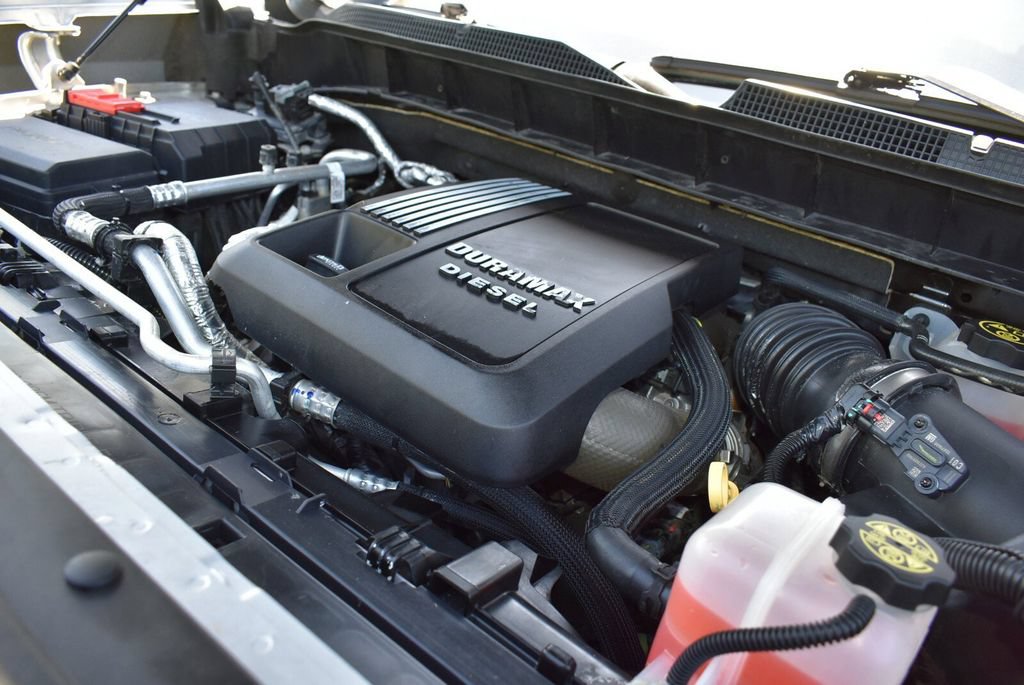 Used 2021 Chevrolet Silverado 1500 LT RWD image 30