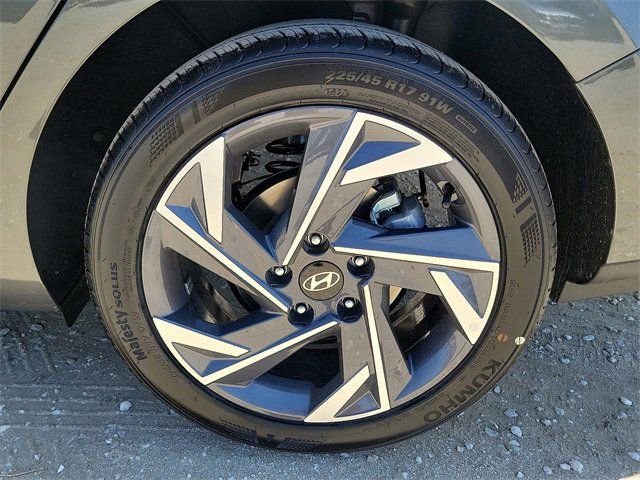 New 2025 Hyundai Elantra Sport image 22