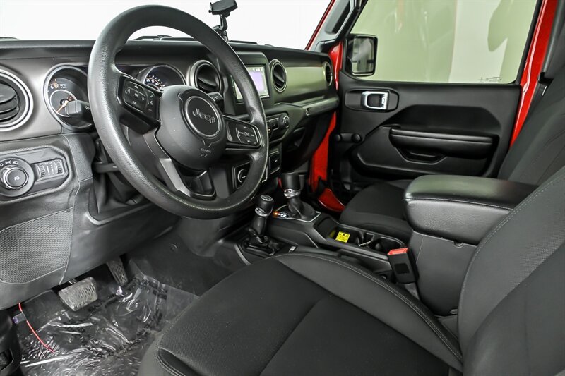 Used 2018 Jeep Wrangler Unlimited Sport AWD/4WD image 14