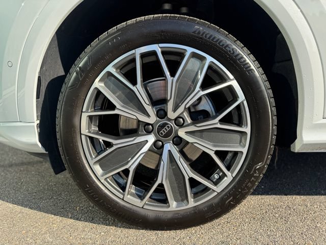 Certified 2025 Audi Q5 Premium w/ Premium Plus AWD/4WD image 8