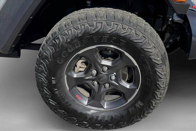 Used 2021 Jeep Gladiator Rubicon w/ Cold Weather Group AWD/4WD image 9