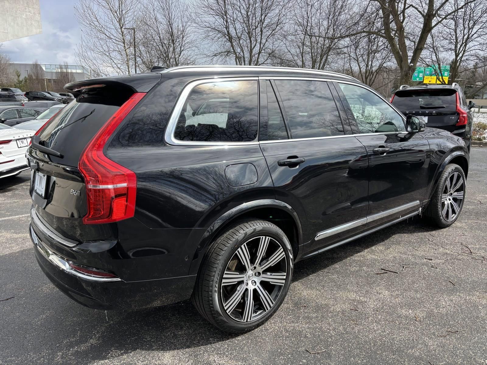 Used 2023 Volvo XC90 B6 Ultimate w/ Protection Package Premier image 5