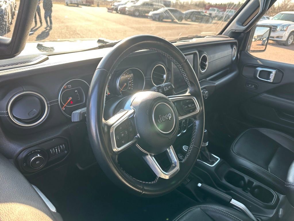 Used 2022 Jeep Wrangler Unlimited Sahara image 2