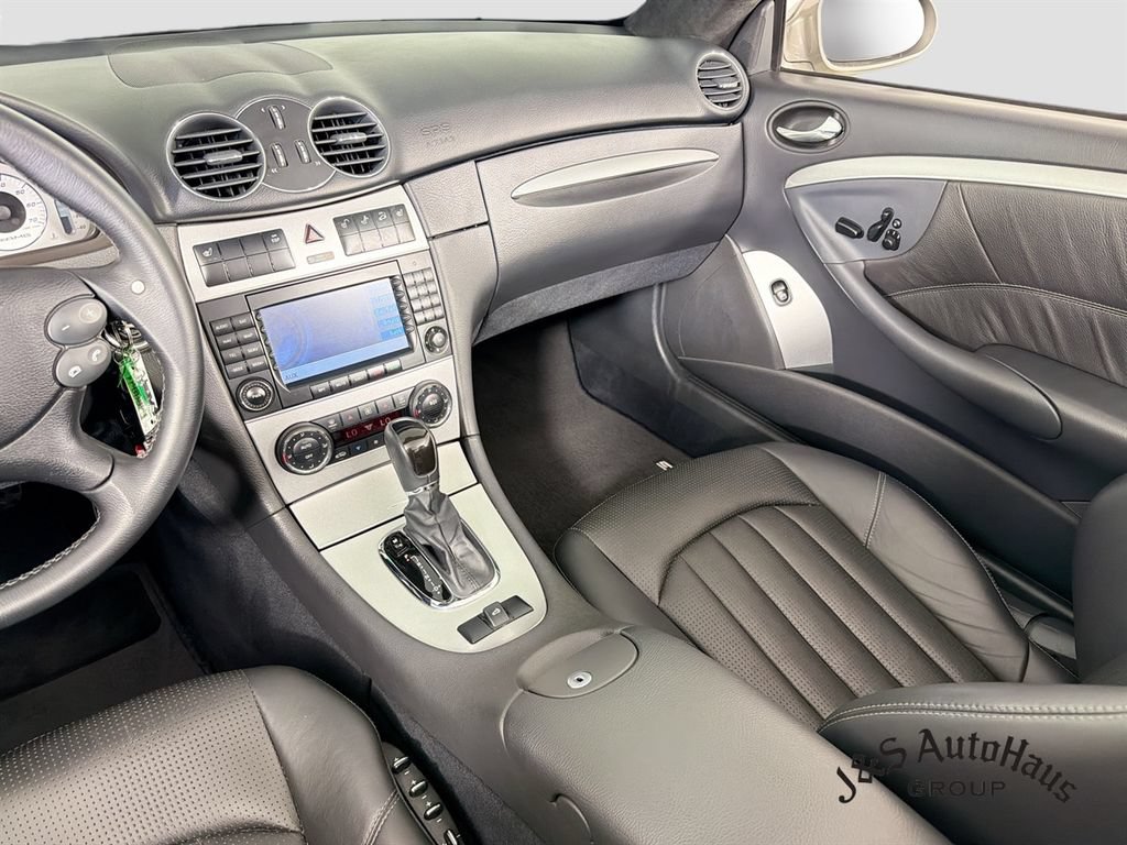 Used 2005 Mercedes-Benz CLK 55 AMG Cabriolet image 29