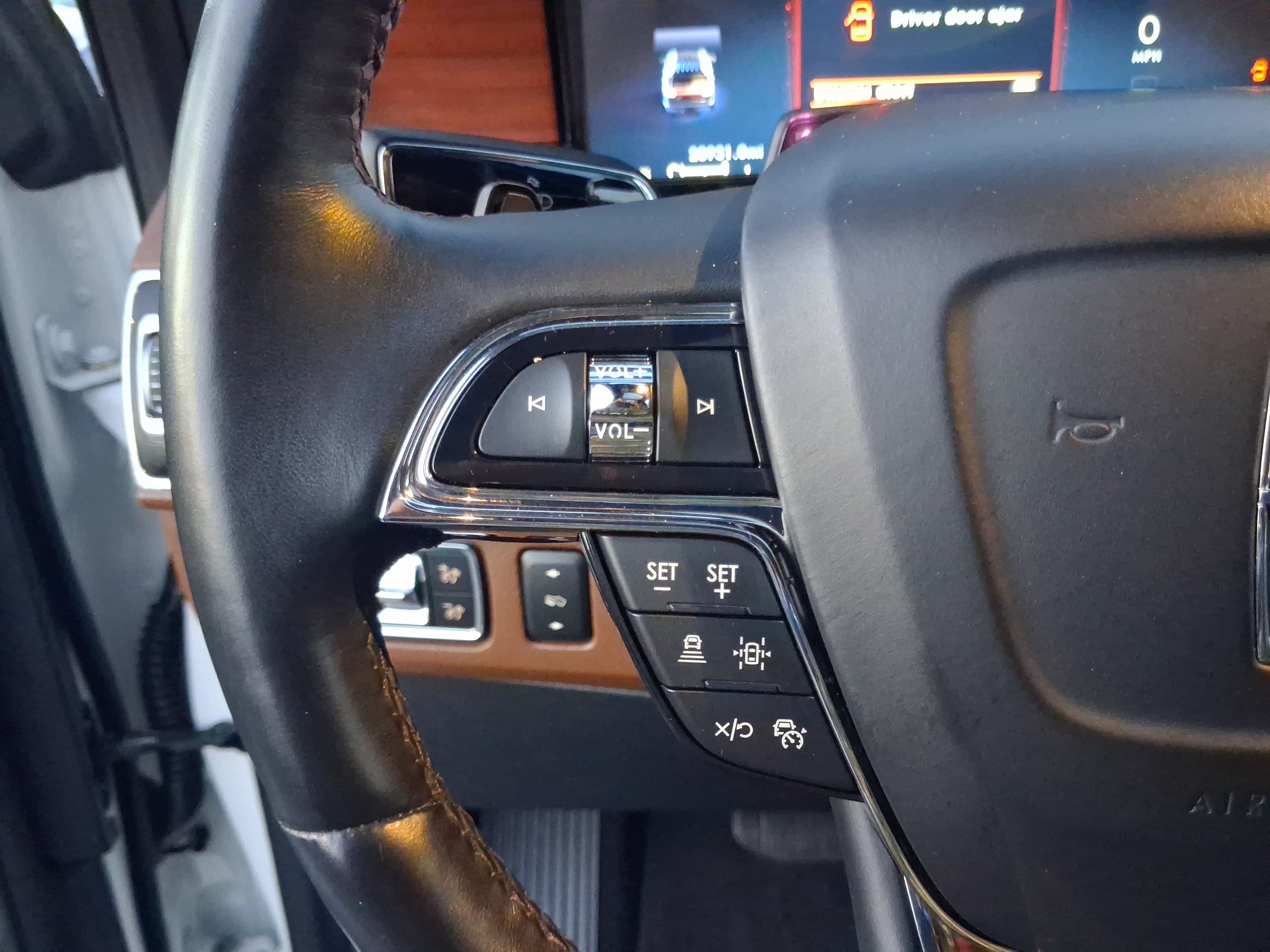 Certified 2023 Lincoln Navigator Reserve w/ Monochromatic Package AWD/4WD image 18