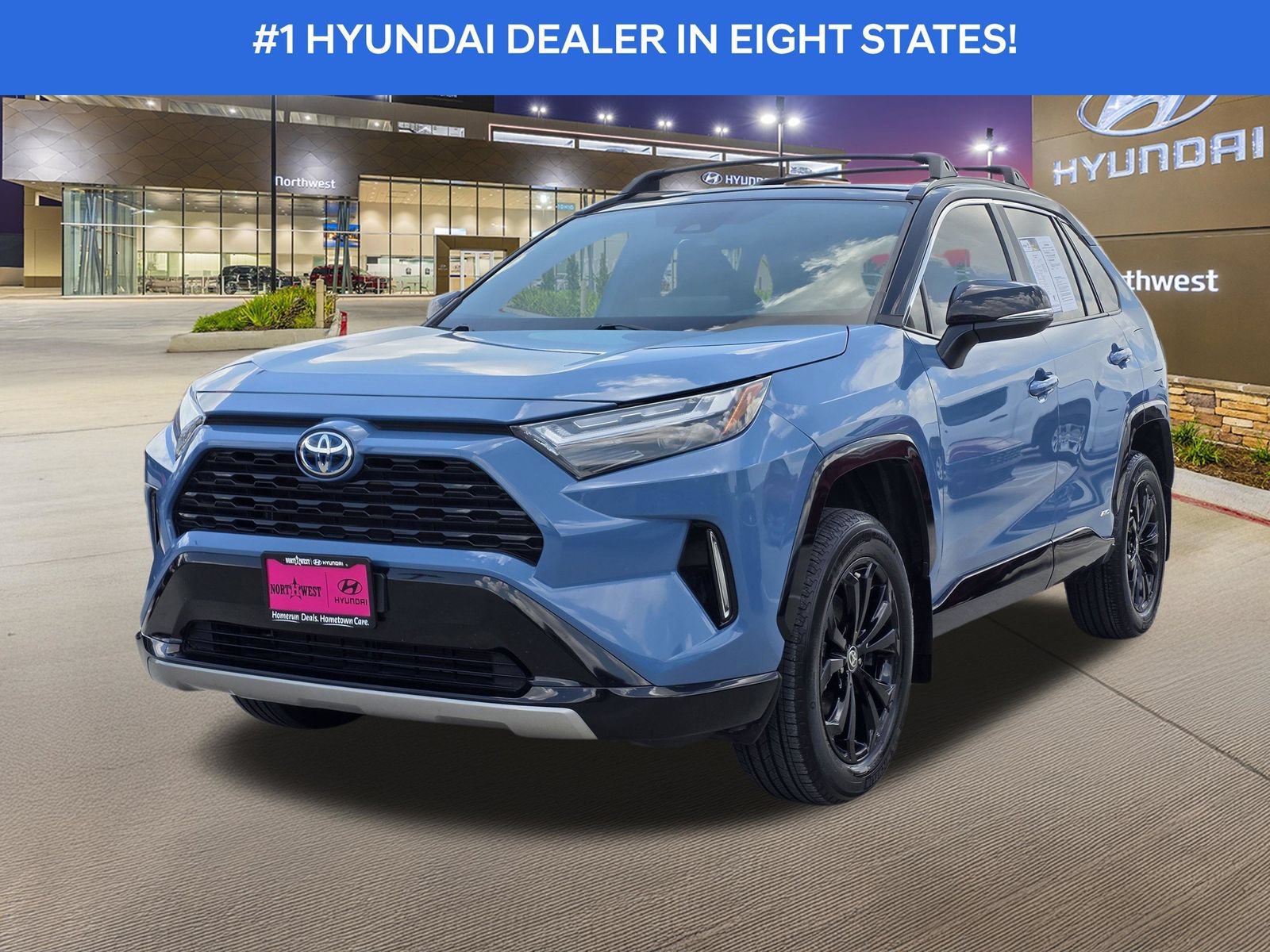 Used 2024 Toyota RAV4 XSE AWD/4WD image 2