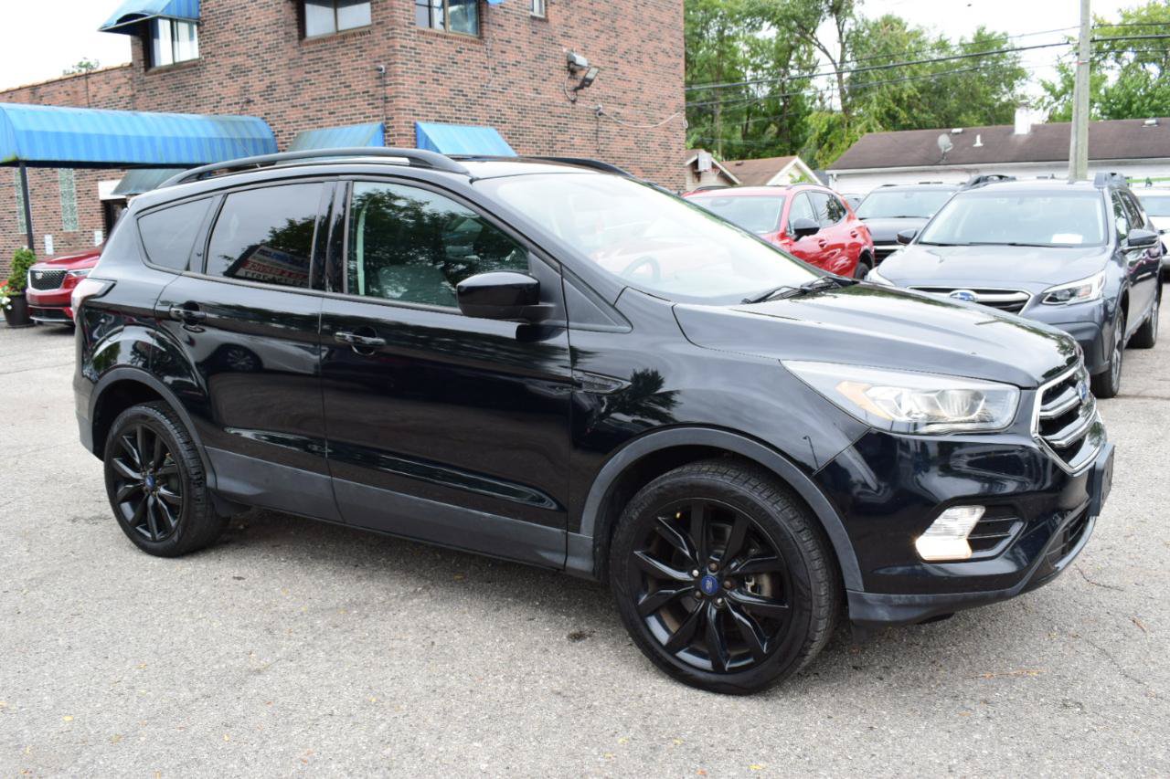 Used 2018 Ford Escape SE w/ SE Sport Appearance Package AWD/4WD image 4