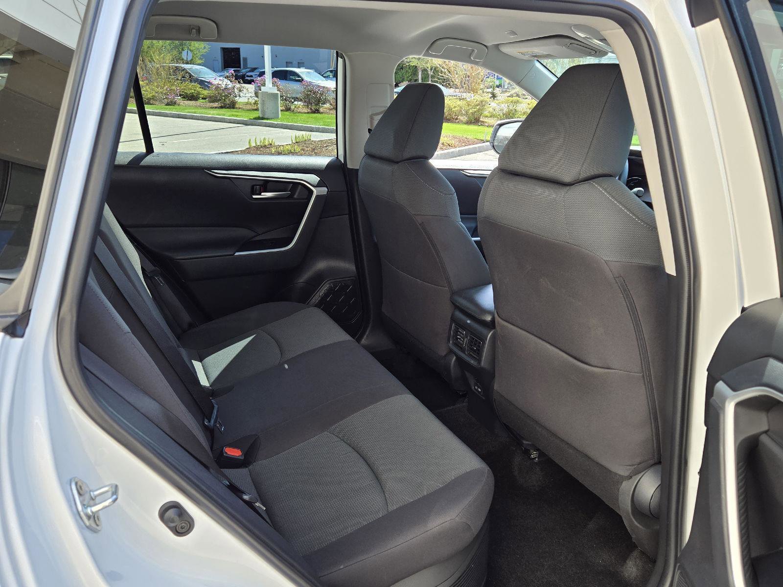 Used 2025 Toyota RAV4 XLE AWD/4WD image 16