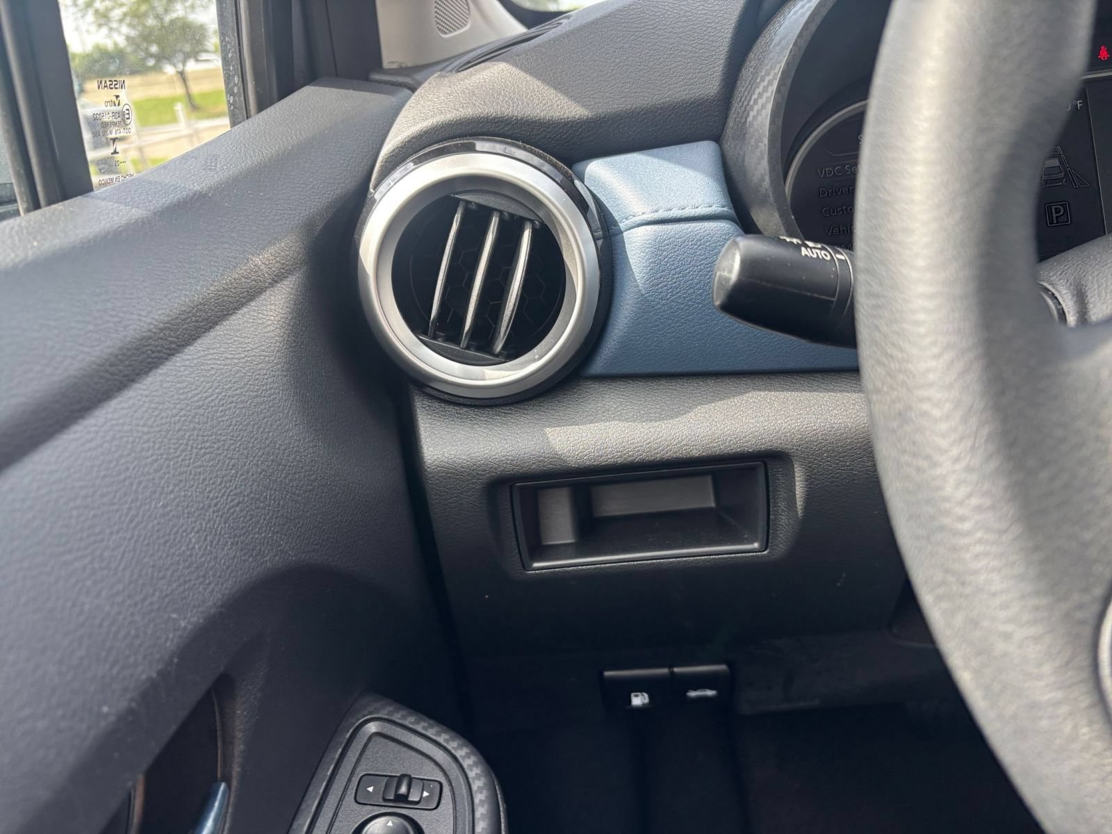 Used 2025 Nissan Versa SV FWD image 32
