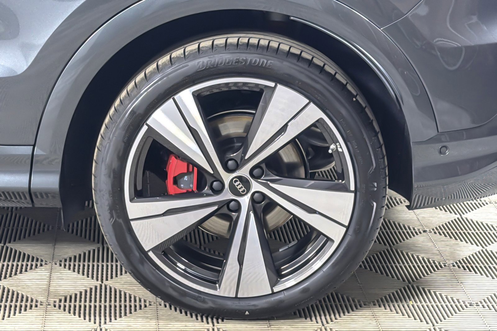 New 2025 Audi SQ5 Premium Plus image 23