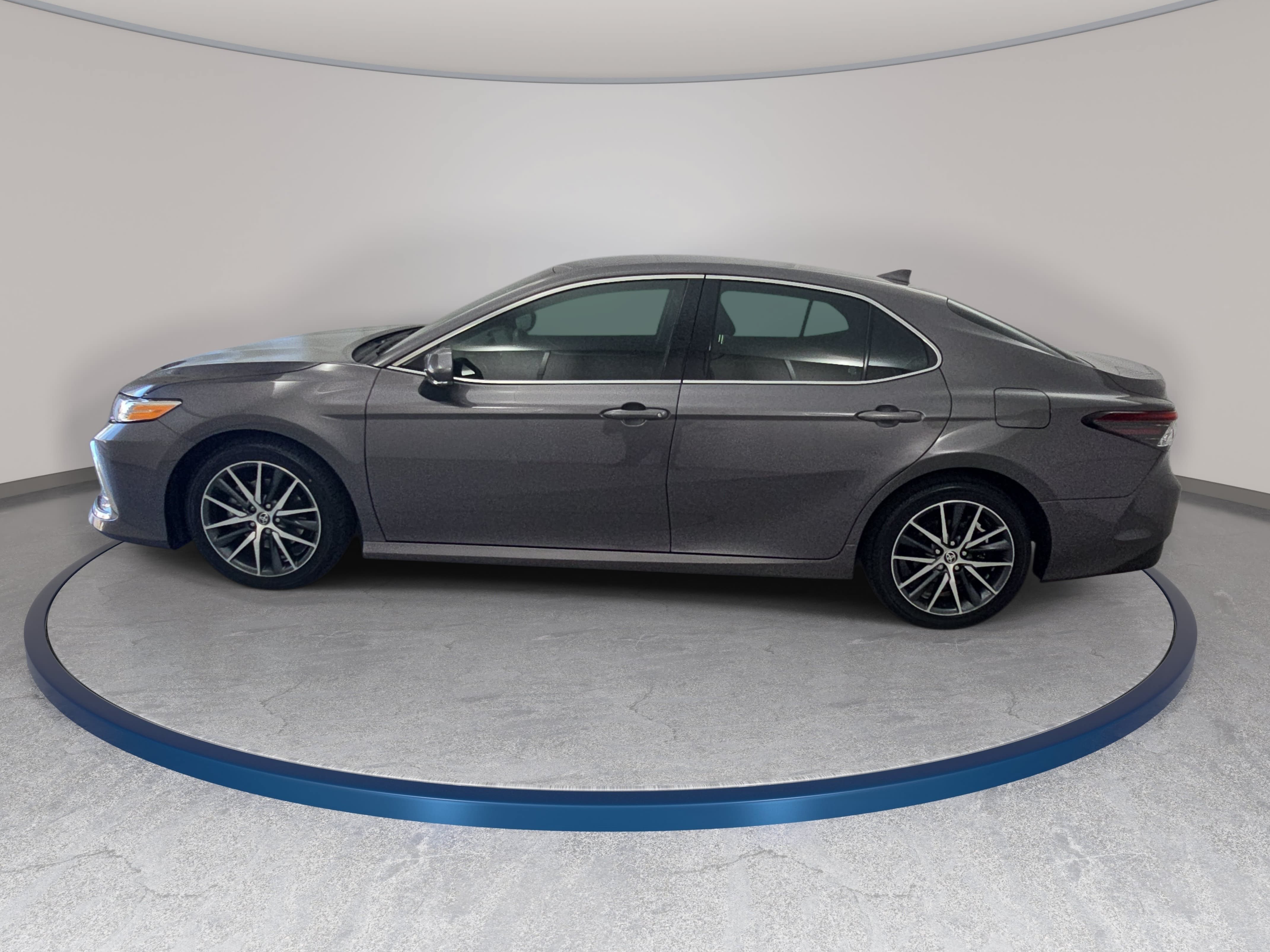 Used 2023 Toyota Camry XLE w/ Navigation Package FWD image 8