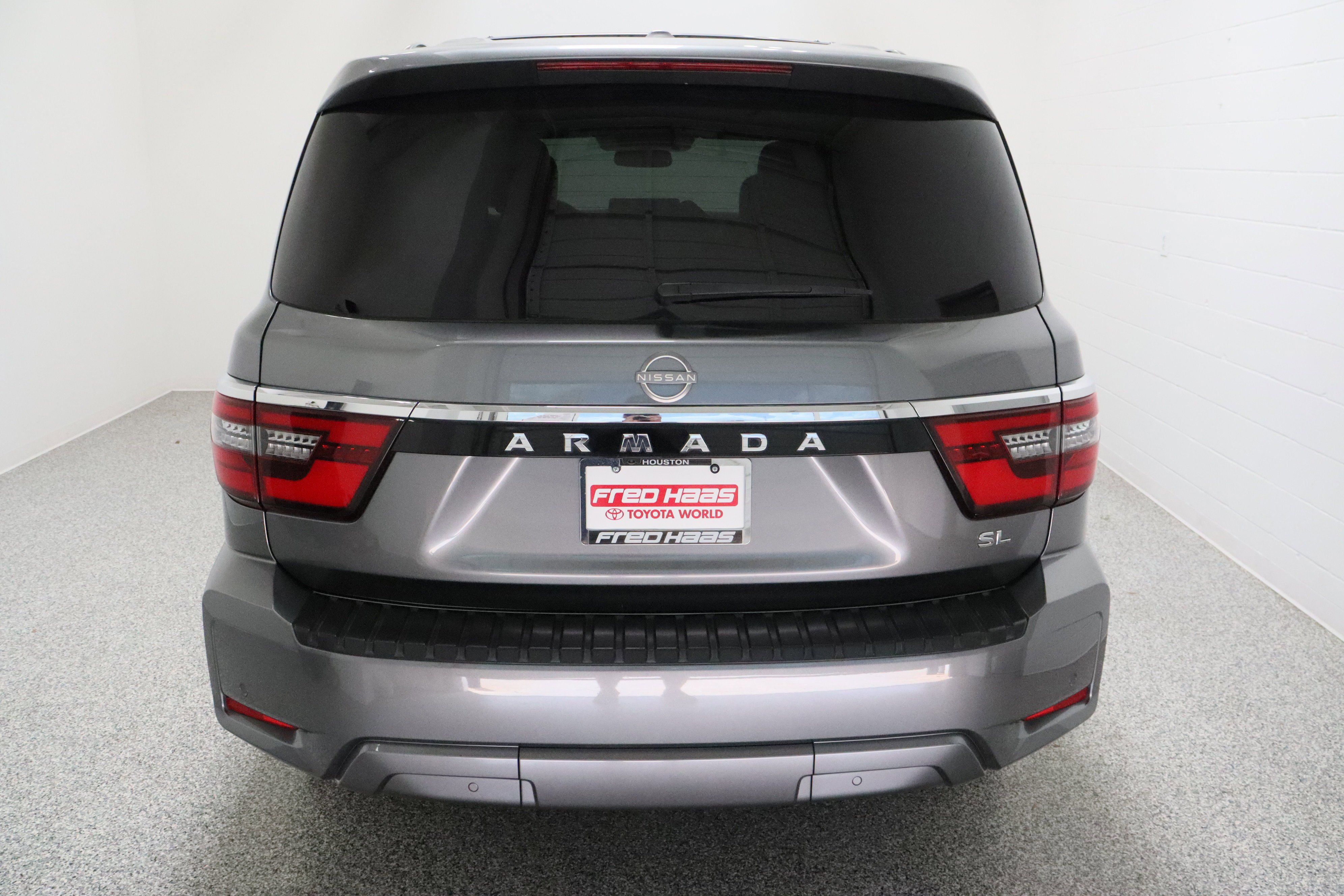 Used 2021 Nissan Armada SL w/ Captain's Chairs Package RWD image 8
