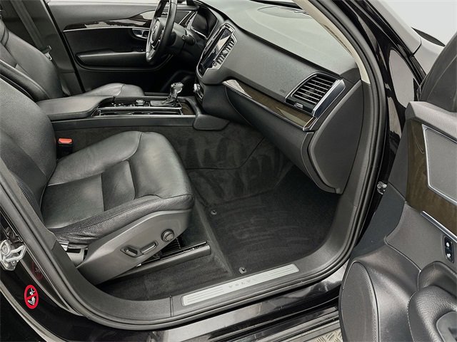 Used 2018 Volvo XC90 T6 Momentum w/ Convenience Package image 26