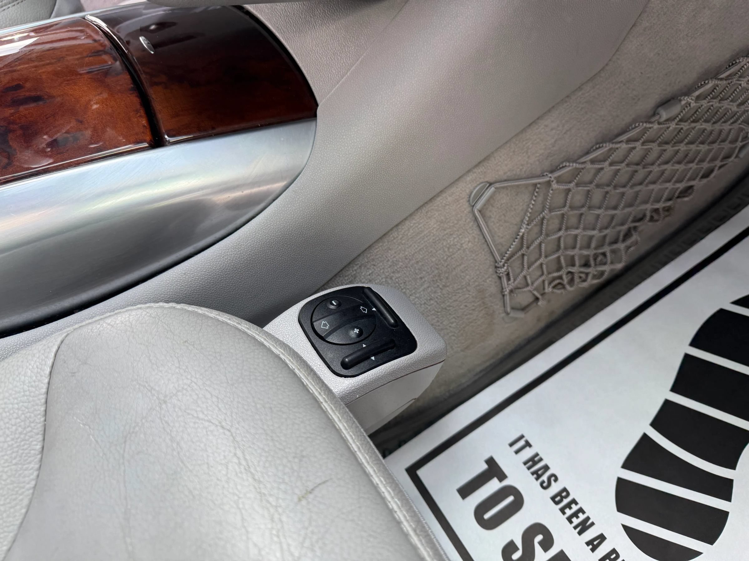 Used 2006 Mercedes-Benz R 500 4MATIC image 27