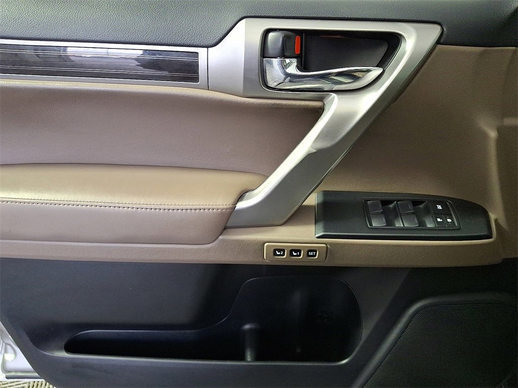 Used 2023 Lexus GX 460 Premium image 16