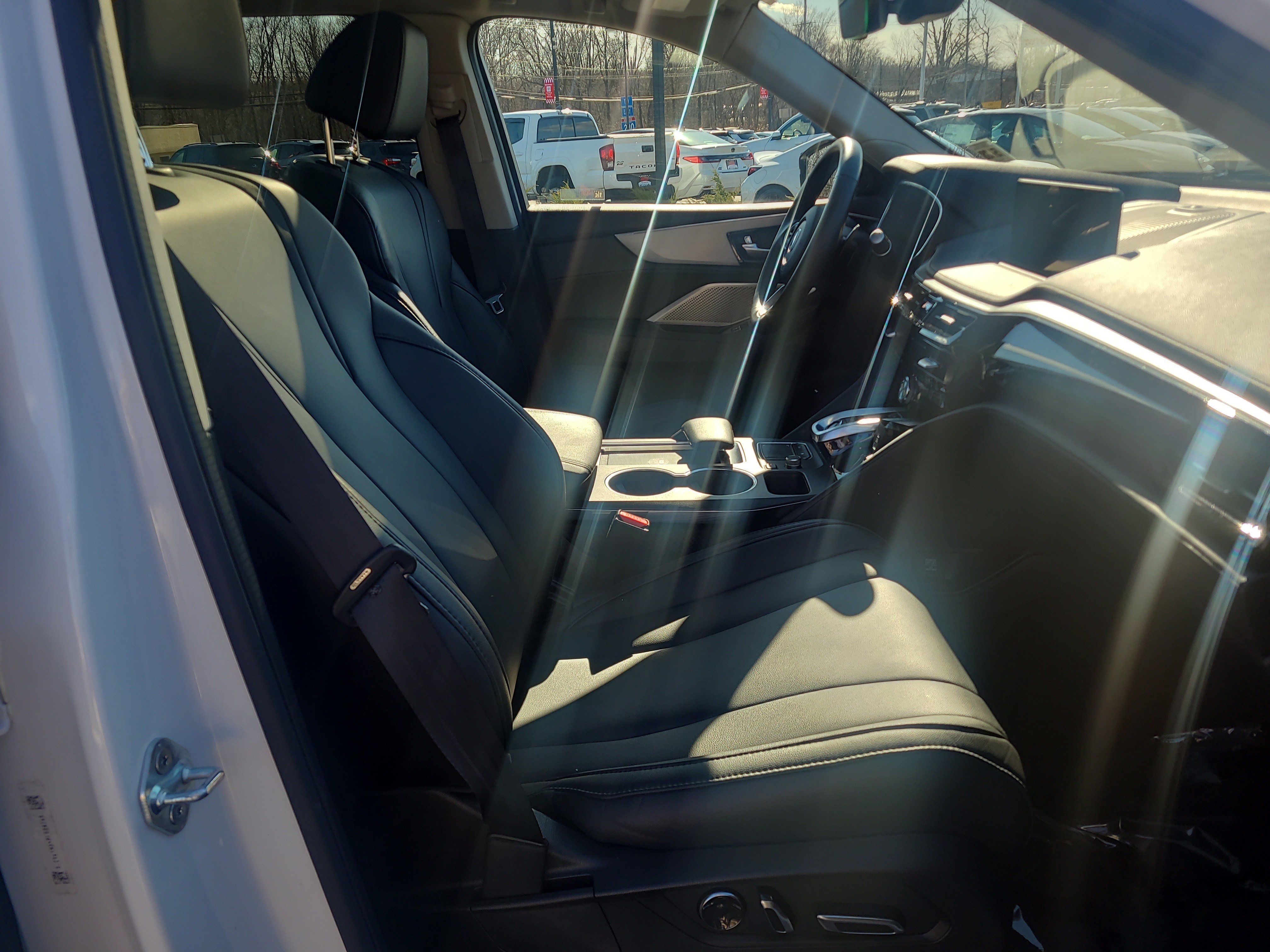 Used 2023 Acura MDX SH-AWD image 18