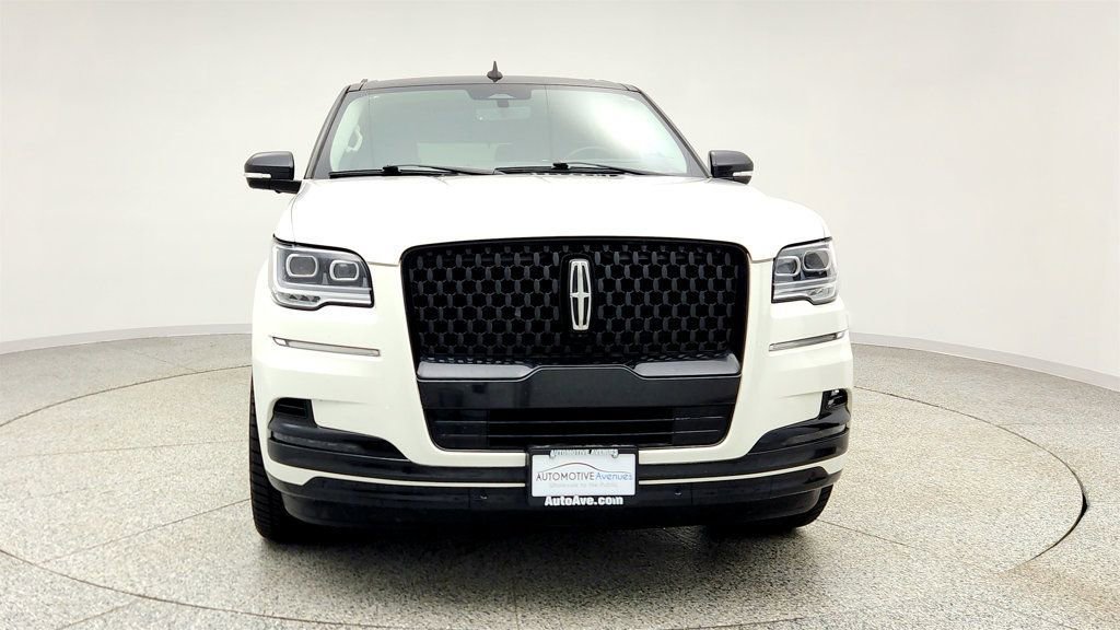 Used 2024 Lincoln Navigator Black Label AWD/4WD image 2