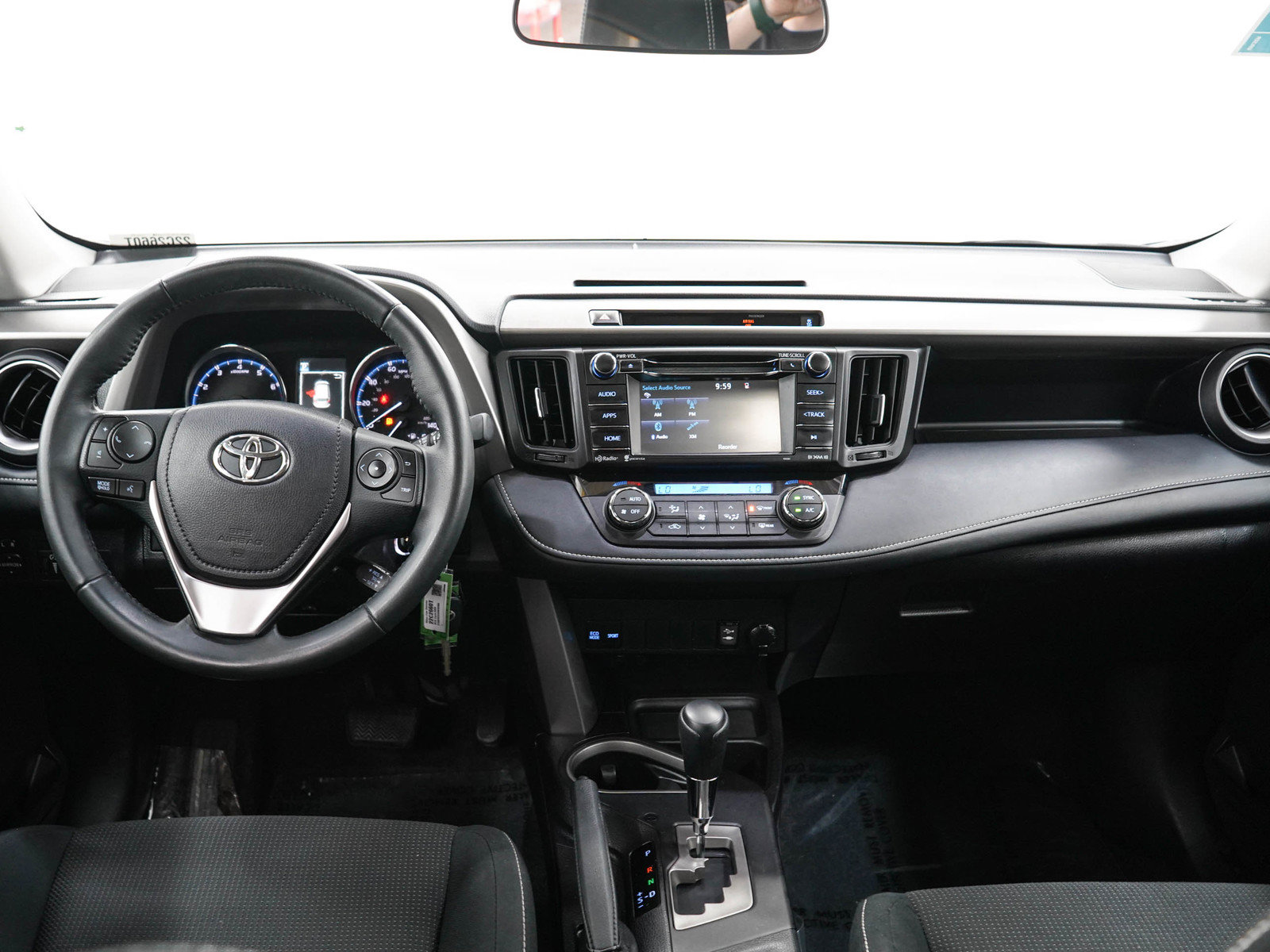 Used 2016 Toyota RAV4 XLE AWD/4WD image 16