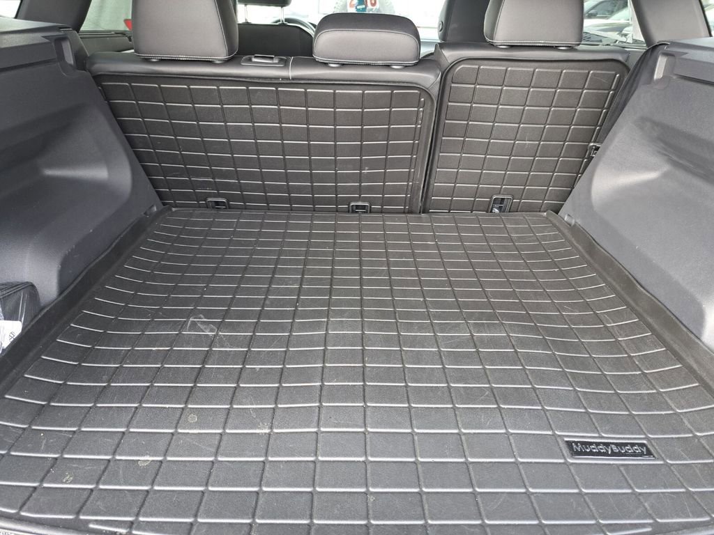 Used 2025 Volkswagen Atlas Cross Sport SEL R-Line image 27