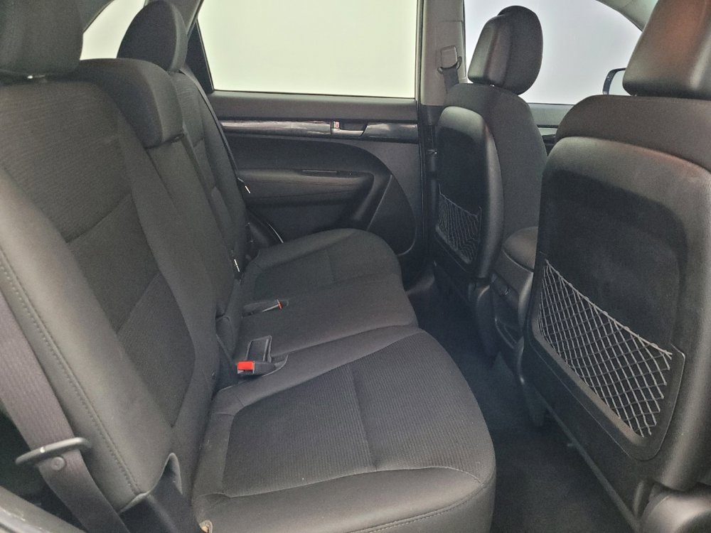 Used 2015 Kia Sorento LX image 19