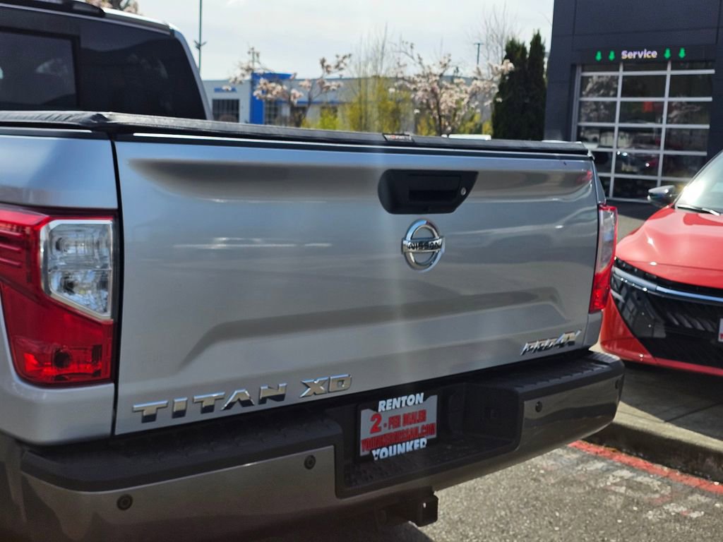 Used 2017 Nissan Titan PRO-4X w/ Pro-4x Convenience Package AWD/4WD image 10