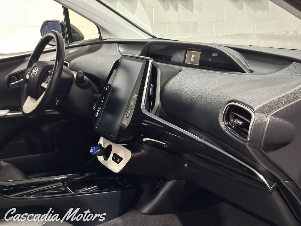 Used 2018 Toyota Prius Four w/ Advanced Technology Package FWD image 19