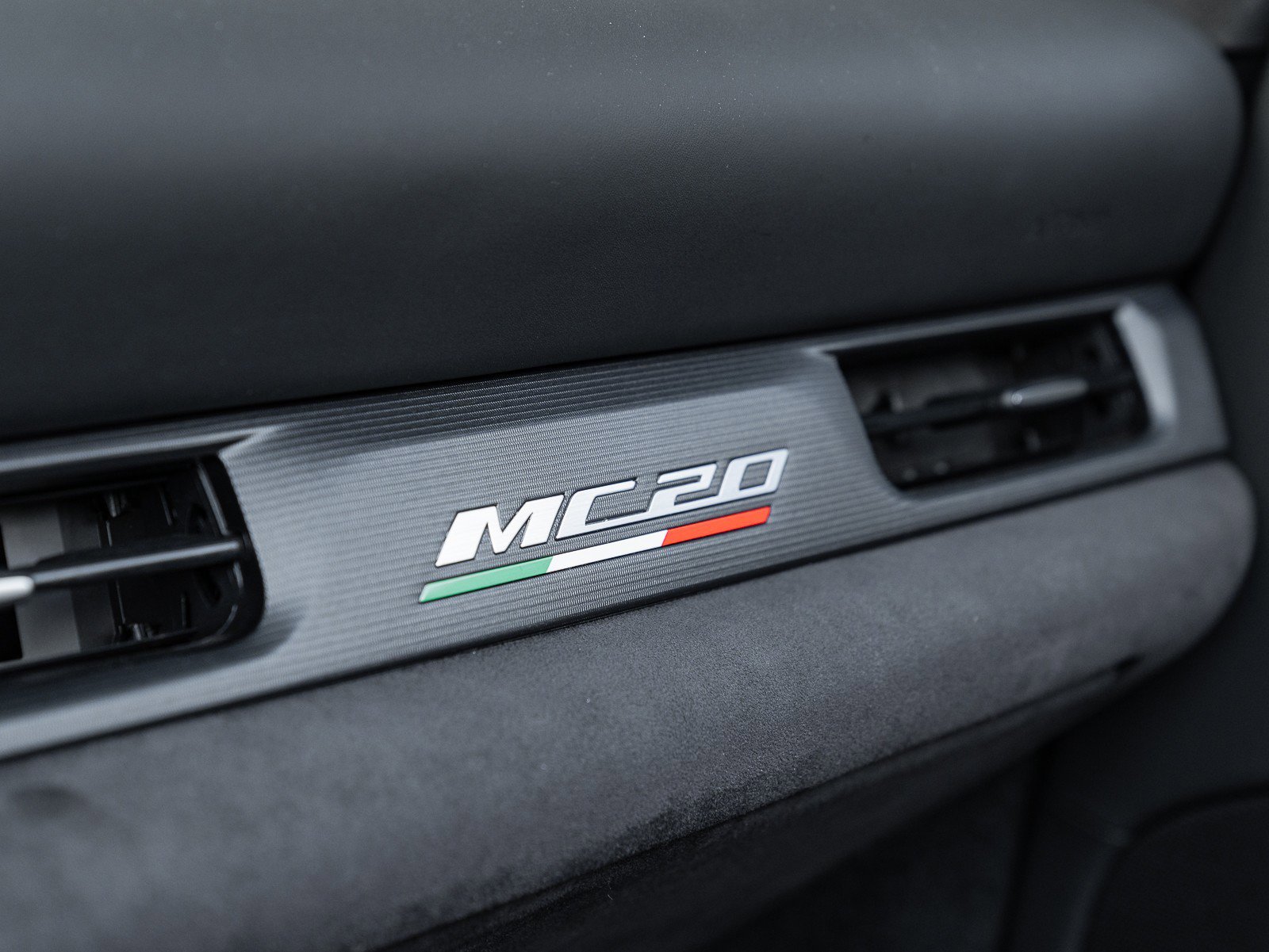 Used 2023 Maserati MC20 Spyder image 30
