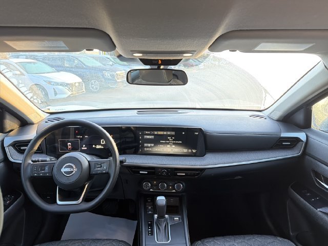Used 2025 Nissan Kicks SV AWD/4WD image 19