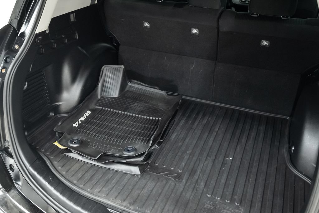 Used 2018 Toyota RAV4 LE w/ All Weather Liner Package AWD/4WD image 29