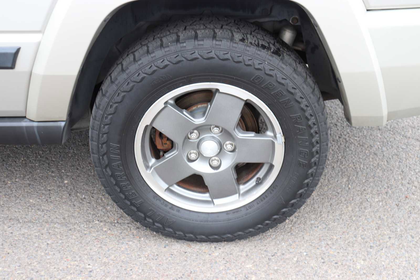 Used 2007 Jeep Commander Sport AWD/4WD image 9
