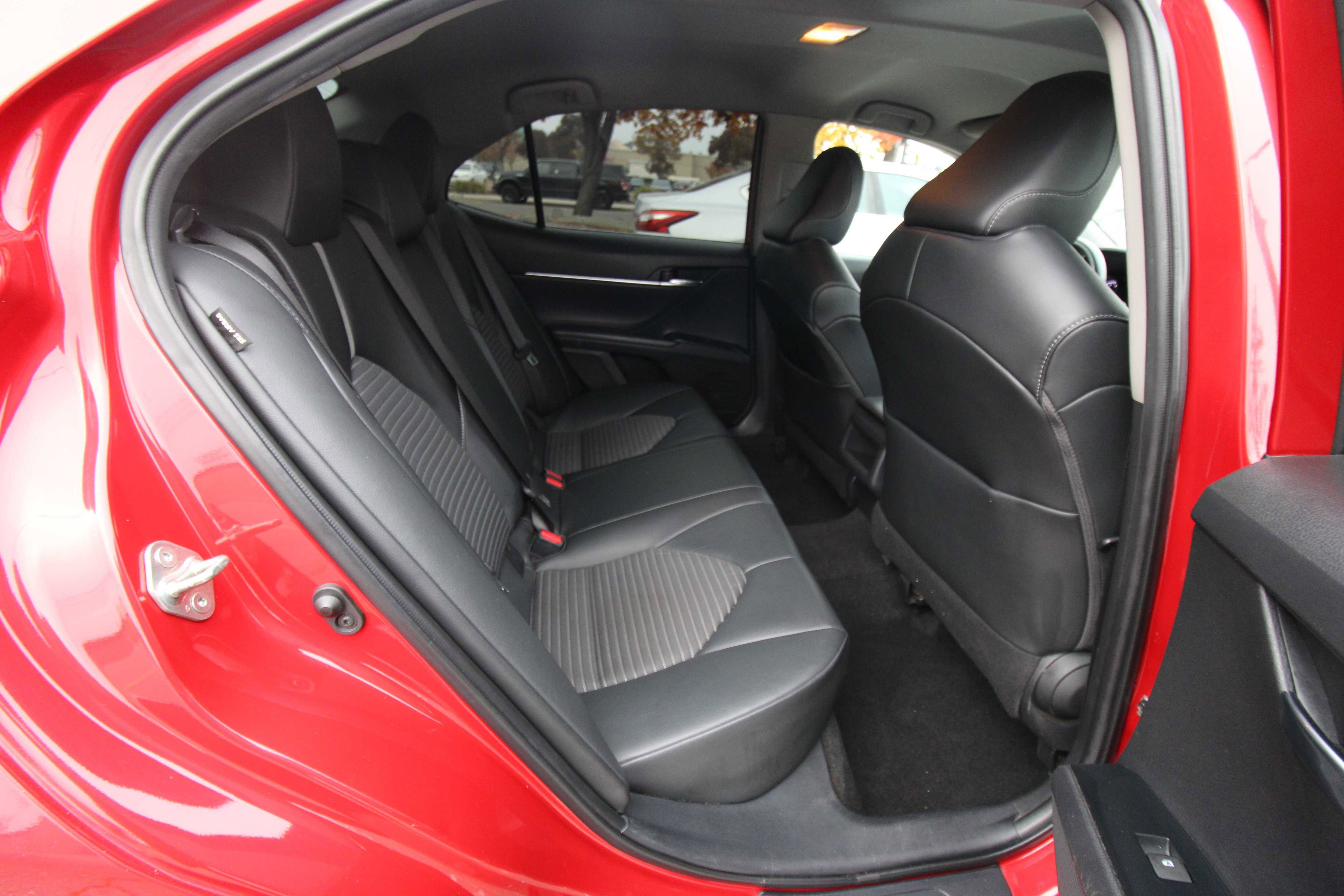 Used 2020 Toyota Camry SE image 55