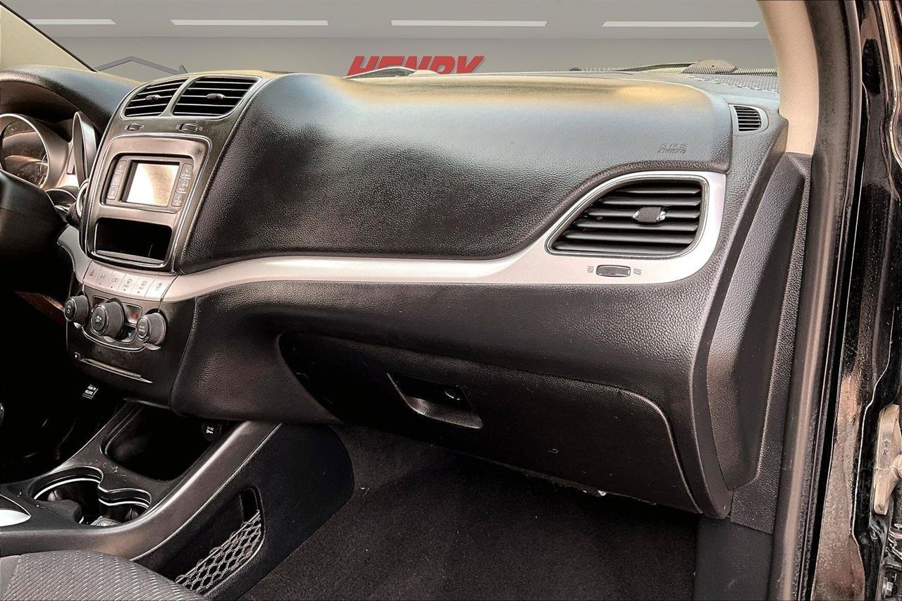 Used 2016 Dodge Journey SXT w/ Comfort/Convenience Group AWD/4WD image 29