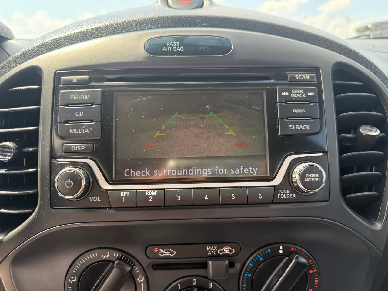 Used 2016 Nissan Juke S image 19