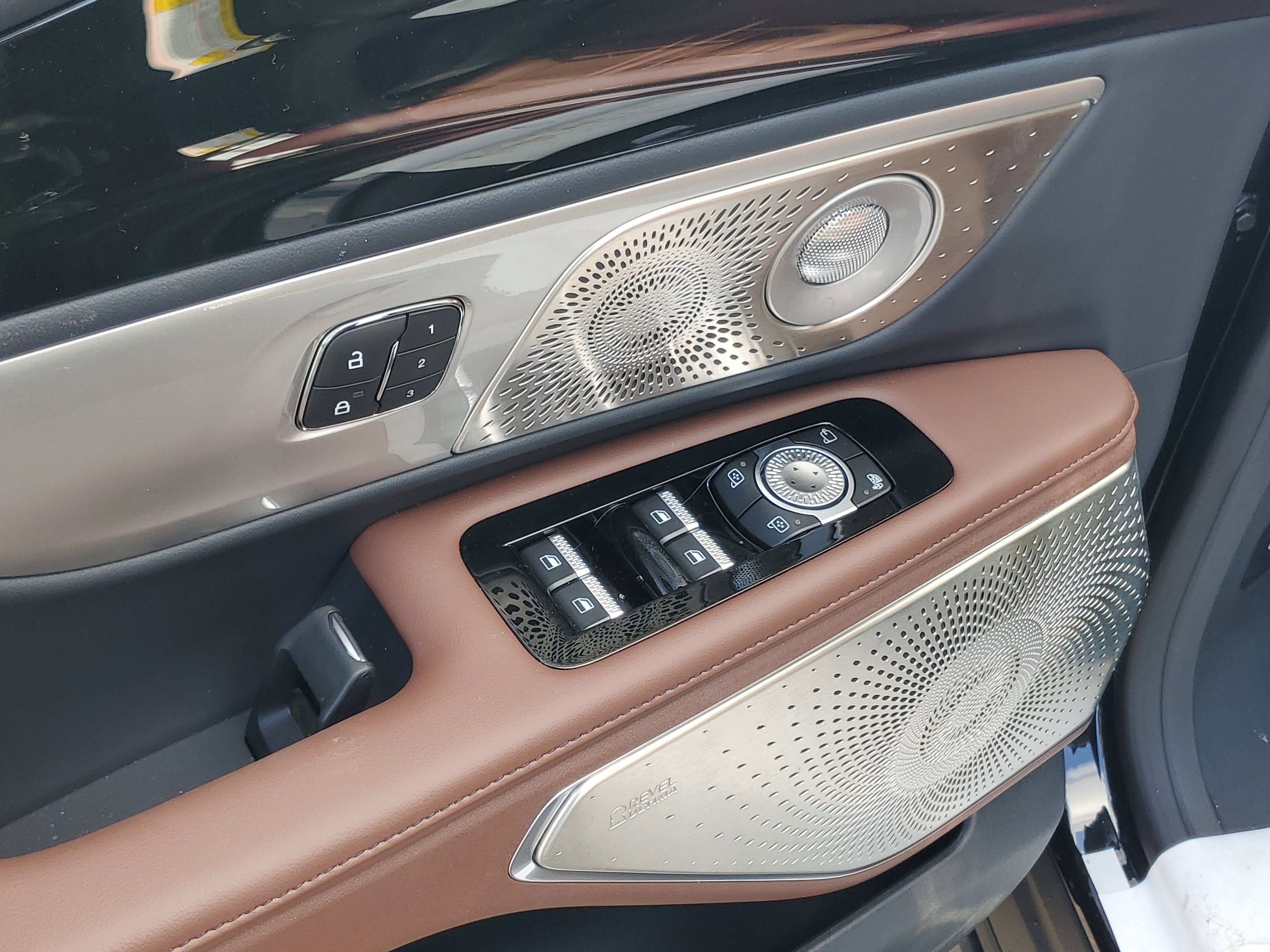 New 2026 Lincoln Nautilus Reserve image 9