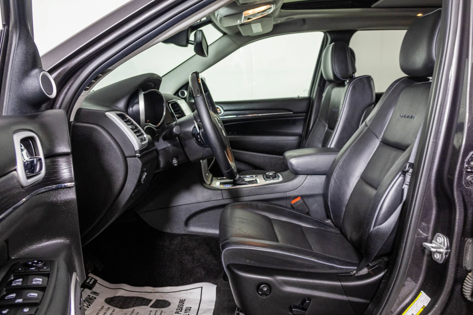 Used 2019 Jeep Grand Cherokee Summit w/ Platinum Series Group AWD/4WD image 27