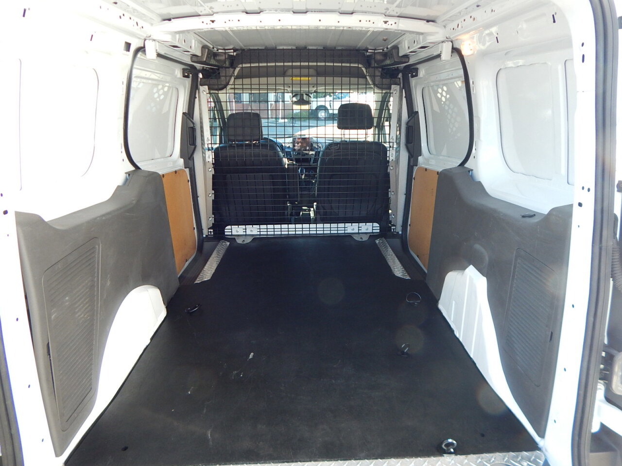 Used 2020 Ford Transit Connect XL image 3