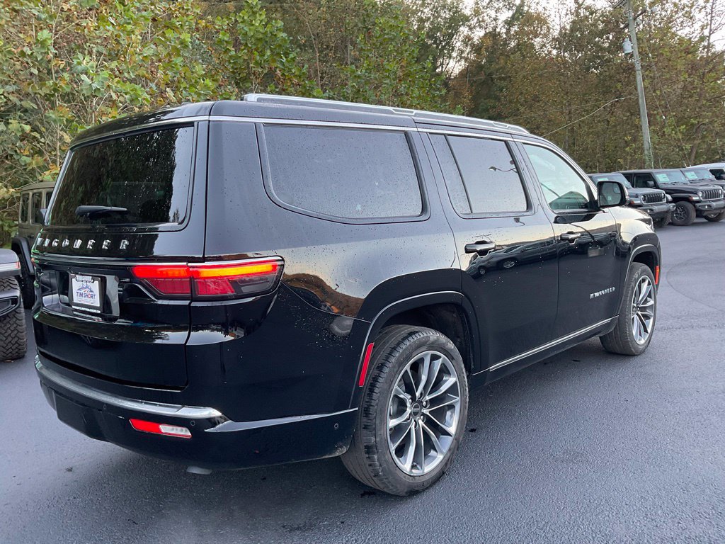 Used 2025 Jeep Wagoneer Series III w/ Premium Group I AWD/4WD image 6
