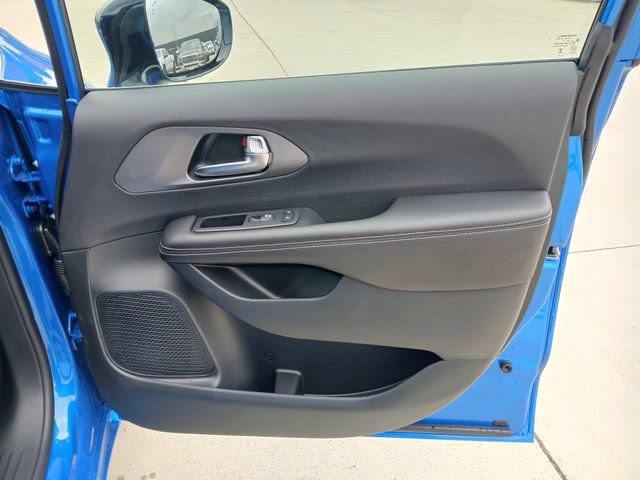 New 2027 Chrysler Pacifica Select FWD image 17