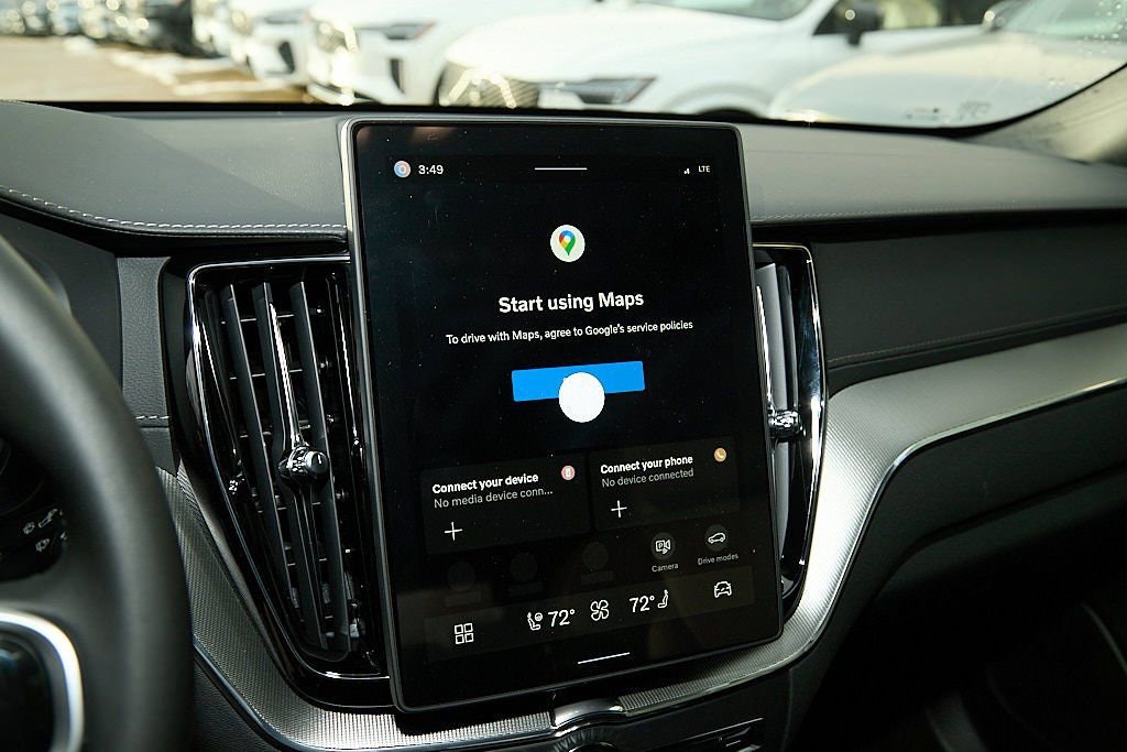 New 2026 Volvo XC60 T8 Ultra w/ Climate Package image 15