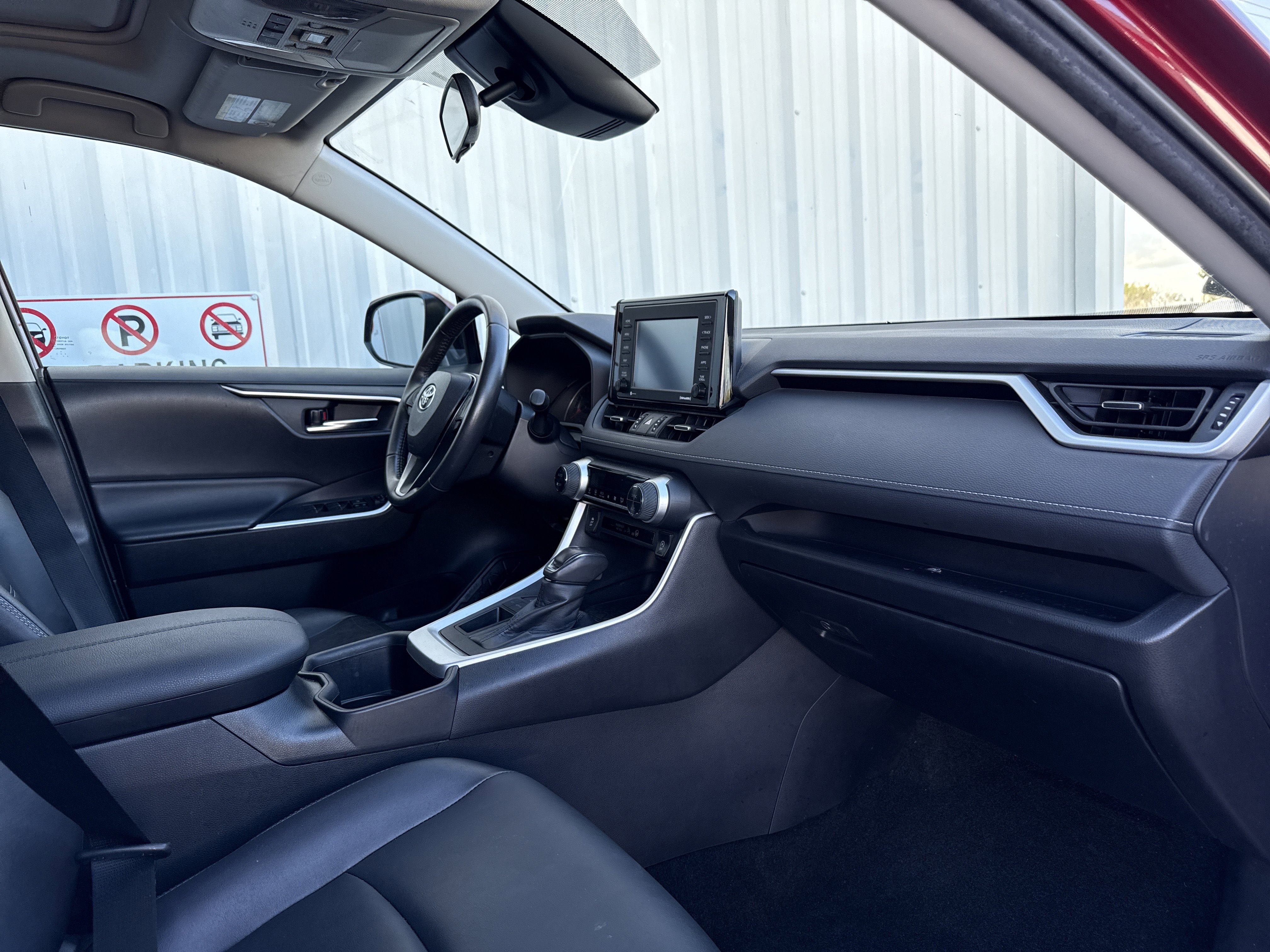 Used 2022 Toyota RAV4 XLE Premium image 38