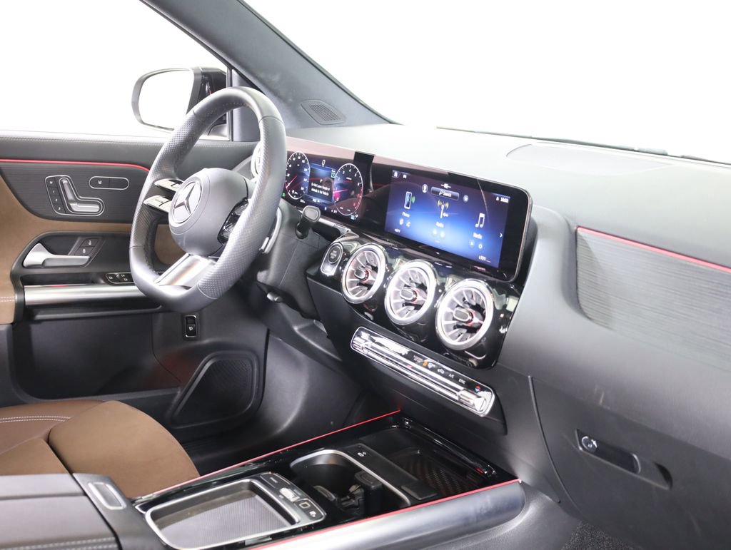 Used 2026 Mercedes-Benz GLA 250 4MATIC image 43