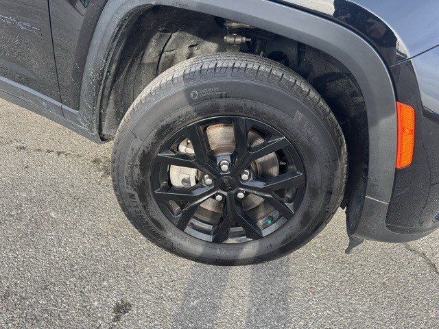 Used 2024 Jeep Grand Cherokee L Laredo image 39