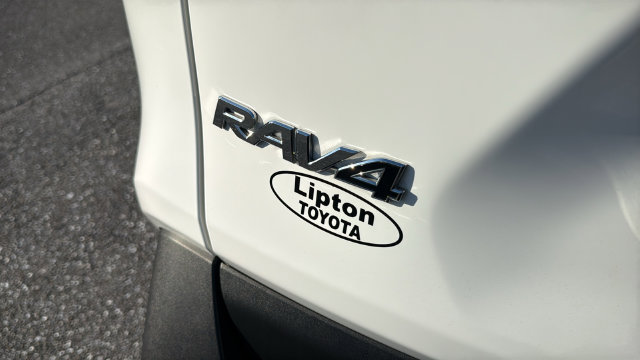 Used 2025 Toyota RAV4 LE FWD image 7