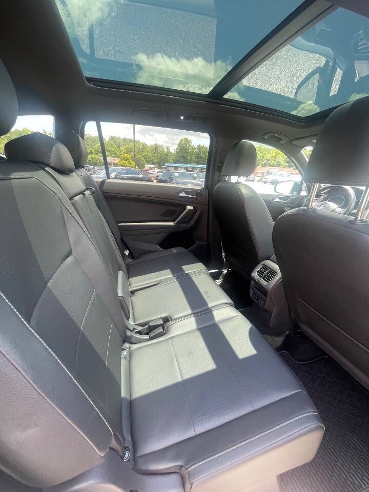 Used 2018 Volkswagen Tiguan SEL w/ R-Line Package FWD image 20