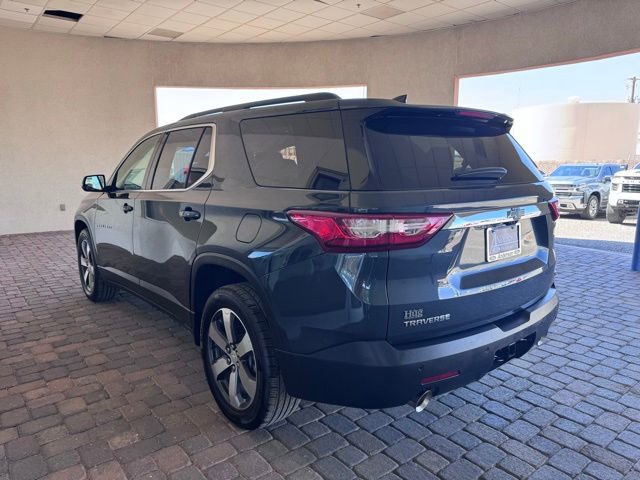 Used 2019 Chevrolet Traverse LT w/ LT Premium Package FWD image 3