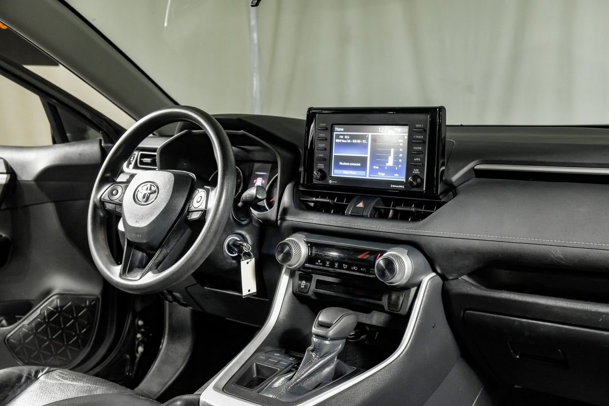 Used 2021 Toyota RAV4 LE FWD image 22