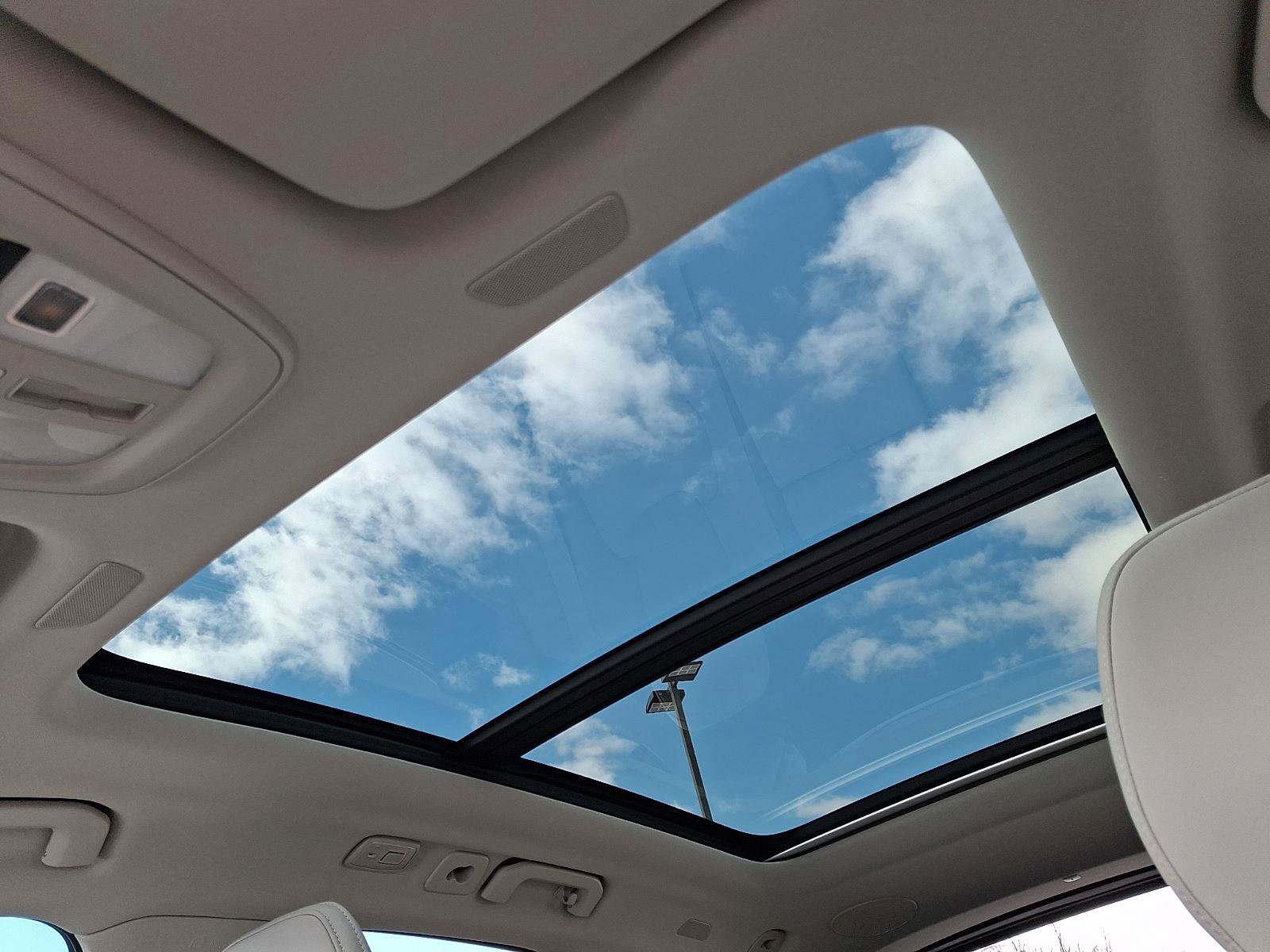 Certified 2023 Volvo XC60 T8 Ultimate w/ Protection Package Premier image 14