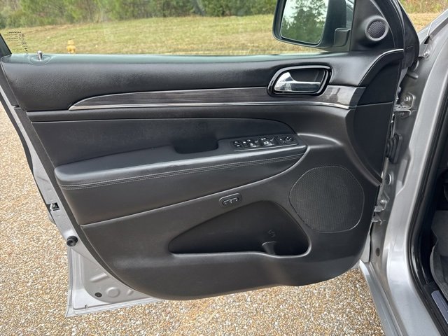 Used 2019 Jeep Grand Cherokee Overland image 17